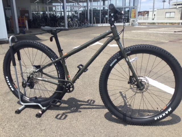 「Kona」「UNIT　X」入荷！